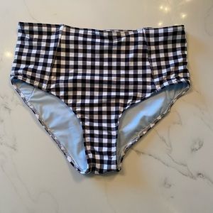 ⚫️⚪️ NWOT Vineyard Vine High Waisted Swim bottom⚫️⚪️